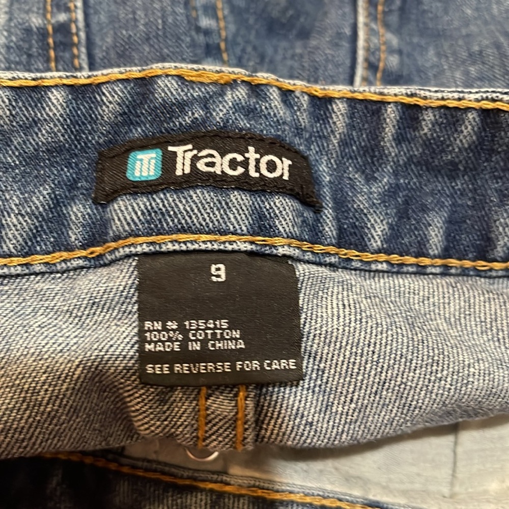 Tractor - Picture 6 of 6